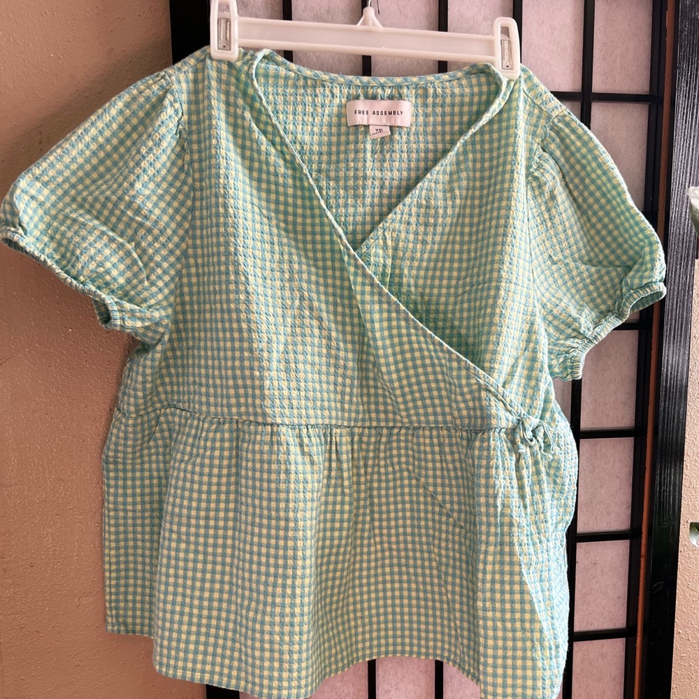 Kids size 18 top